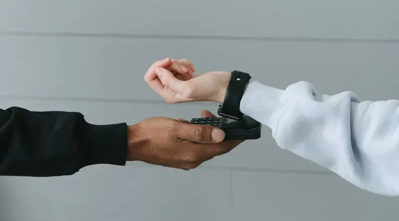 pexels-ivan-samkov-7621142